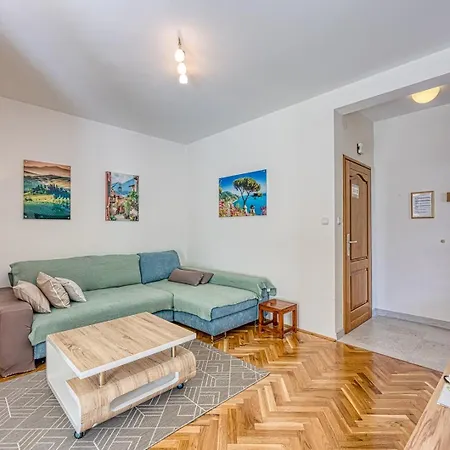 Apartment Pavluk With Balcony *