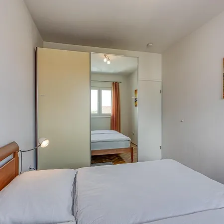 Pavluk With Balcony Apartment *