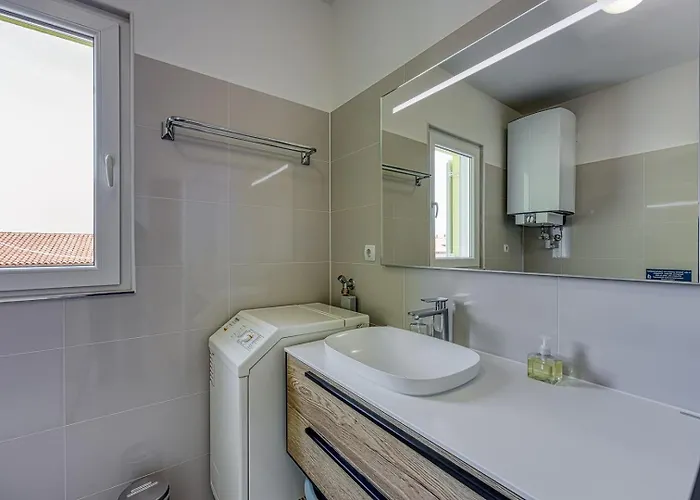 Pavluk With Balcony 아파트 포레치