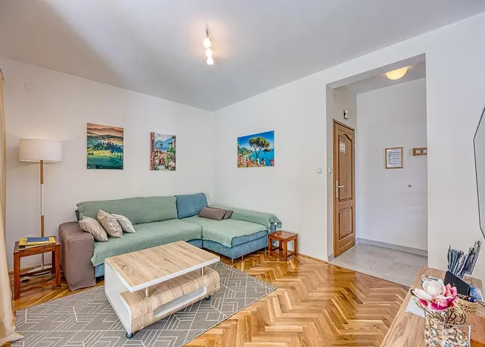 Apartment Pavluk With Balcony *