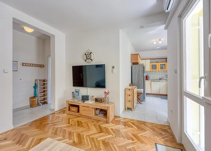 Pavluk With Balcony *